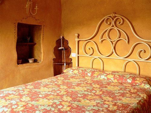 Agriturismo Fiore Di Campo Farm stay *